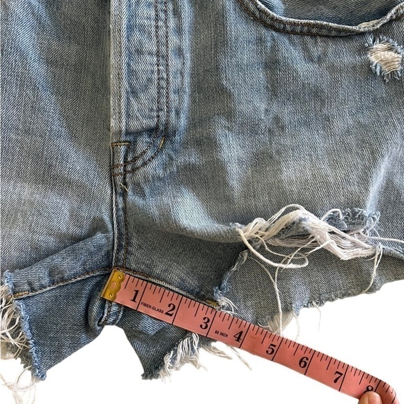 We The Free Juniors Distressed Button Fly Jean Shorts Size 27 - Picture 11 of 11